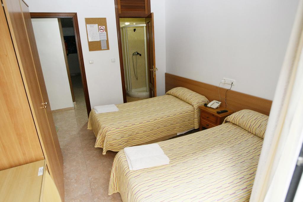 Hostal San Fernando Alicante Eksteriør bilde